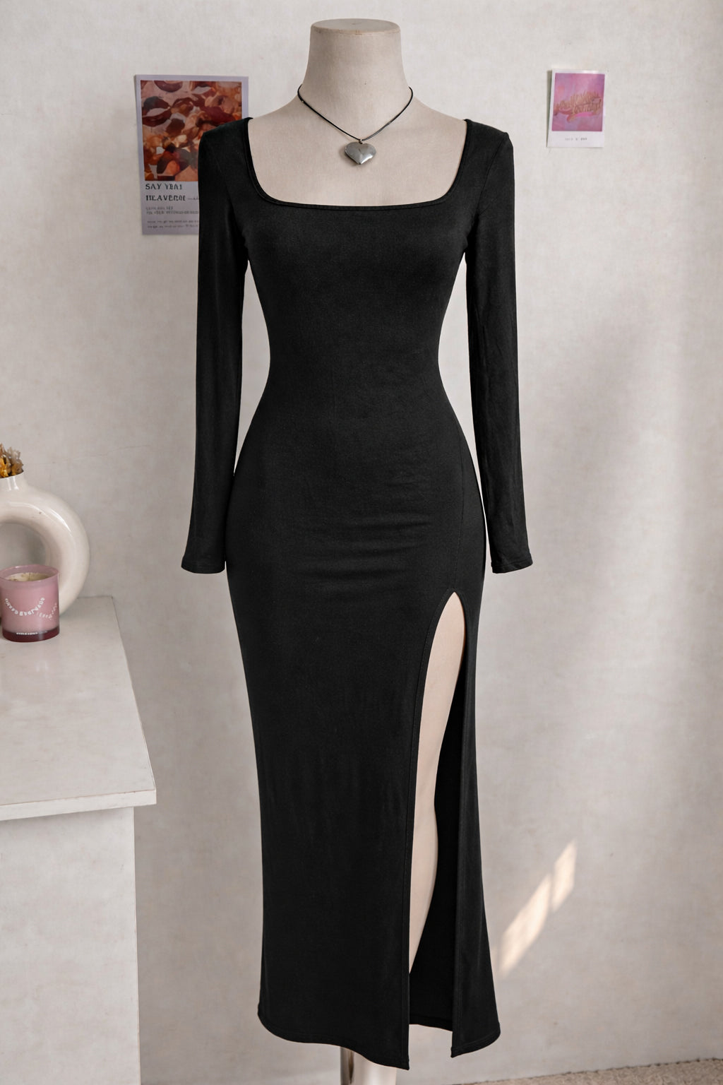 RUNWAY PAPI SIDE-SLIT RIBBED BLACK DRESS