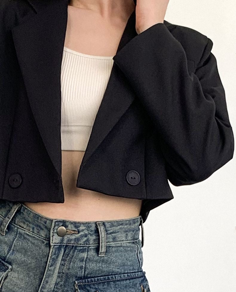 SHE LEADS CROPPED BLACK BLAZER