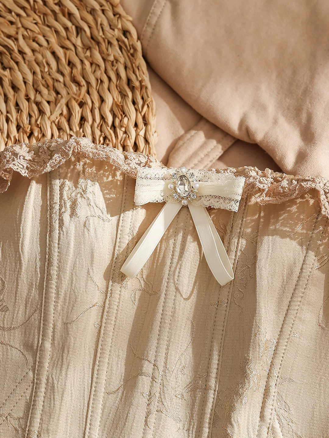 BOW DOWN LUXE BEIGE CORSET