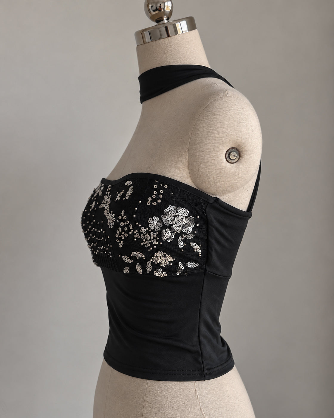 POKER FACE EMBROIDERED CHOKER DETAIL BLACK TOP