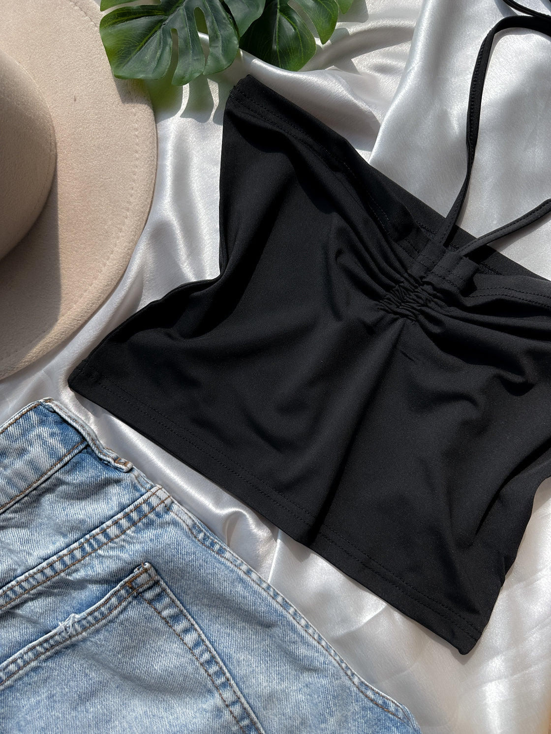 GIRLY MOOD BLACK BANDEAU TOP