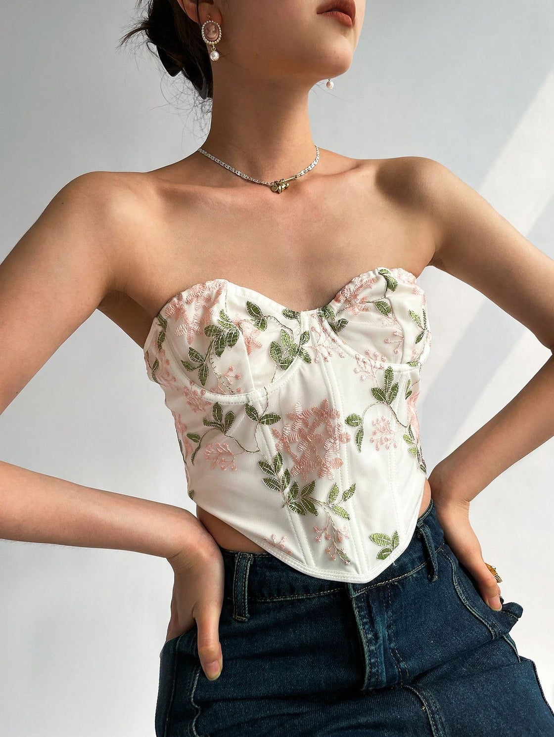 FLIRTY BEHAVIOUR WHITE EMBROIDERED BUSTIER