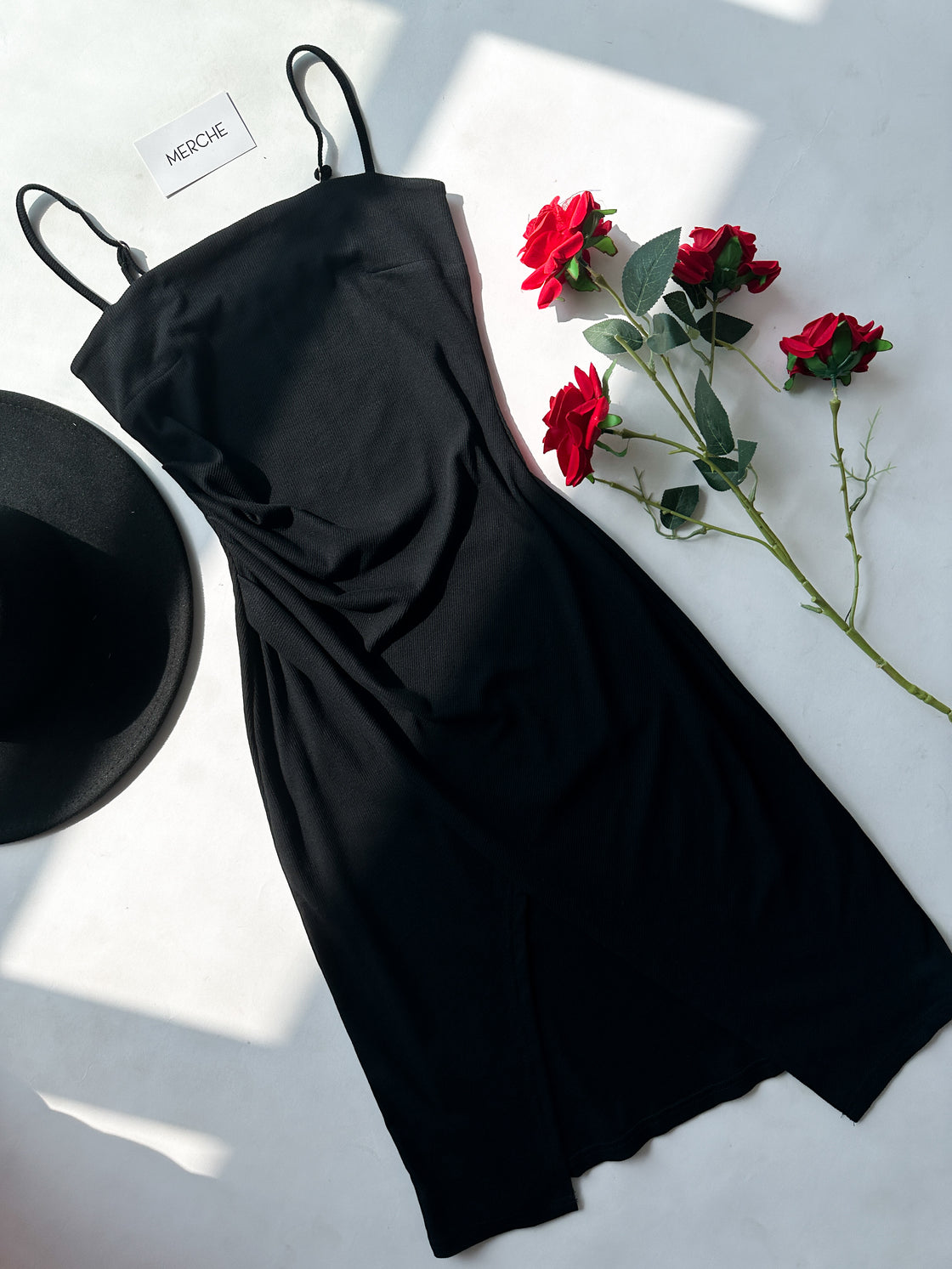 WEEKLY PARTY BLACK THIGH-SLIT MIDI DRESS