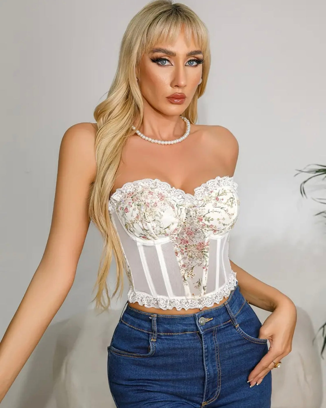 SPOTLIGHT CHARM LACE BUSTIER