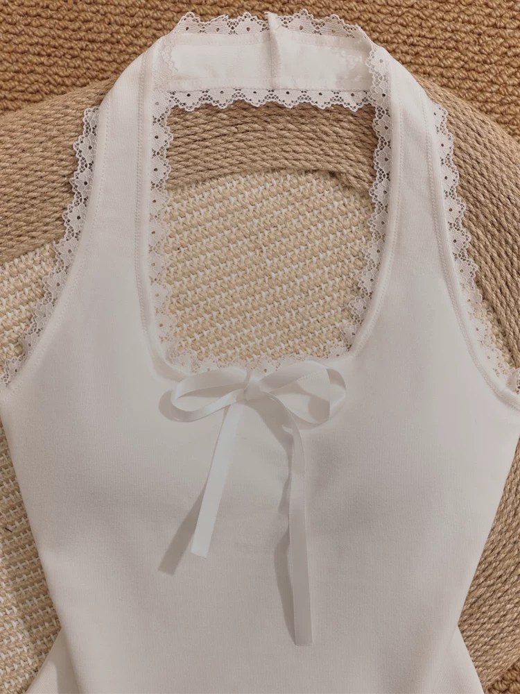 COMPLICATED BABY PADDED WHITE HALTERNECK TOP